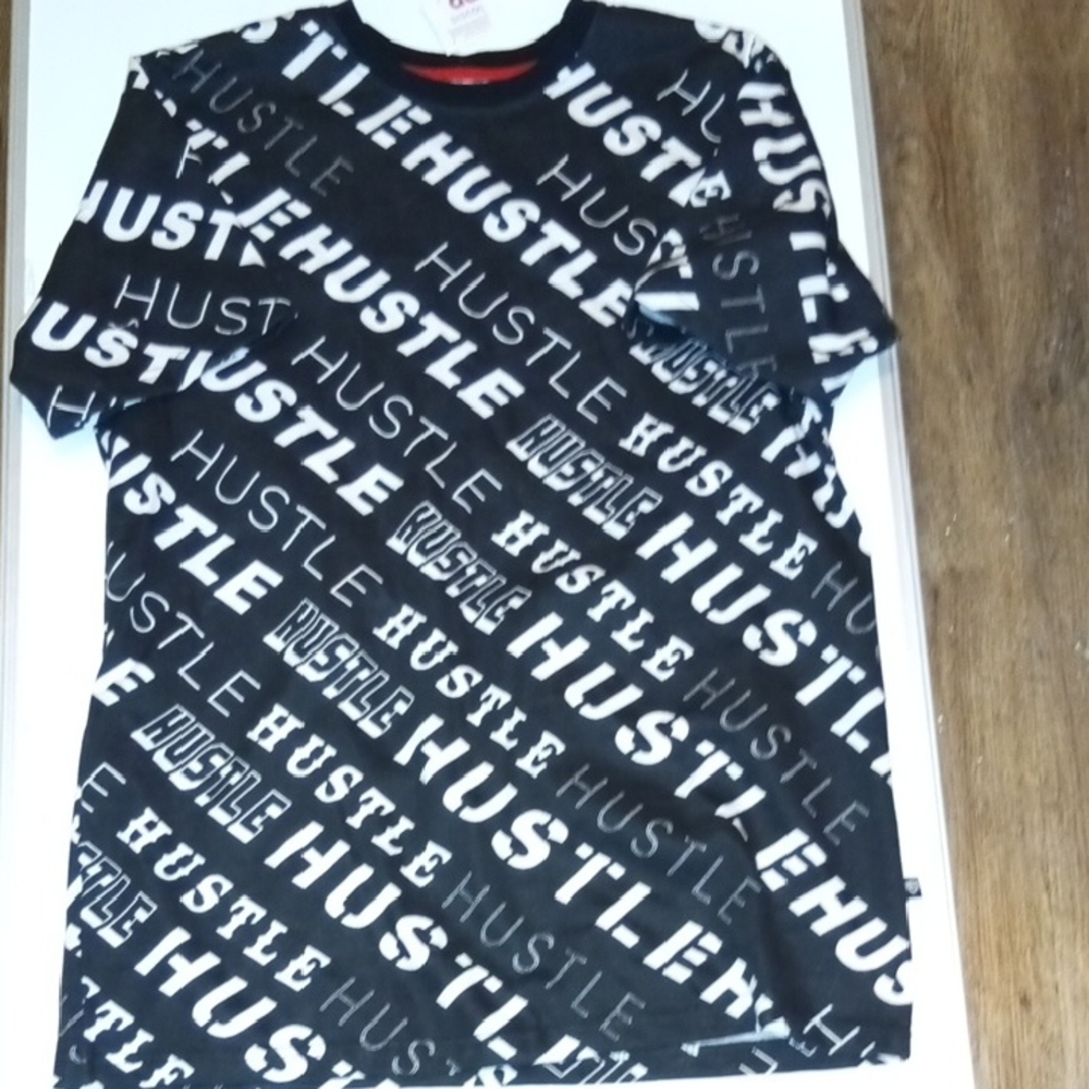 Black and White Short Sleeve Tee with Hustle Print, XL